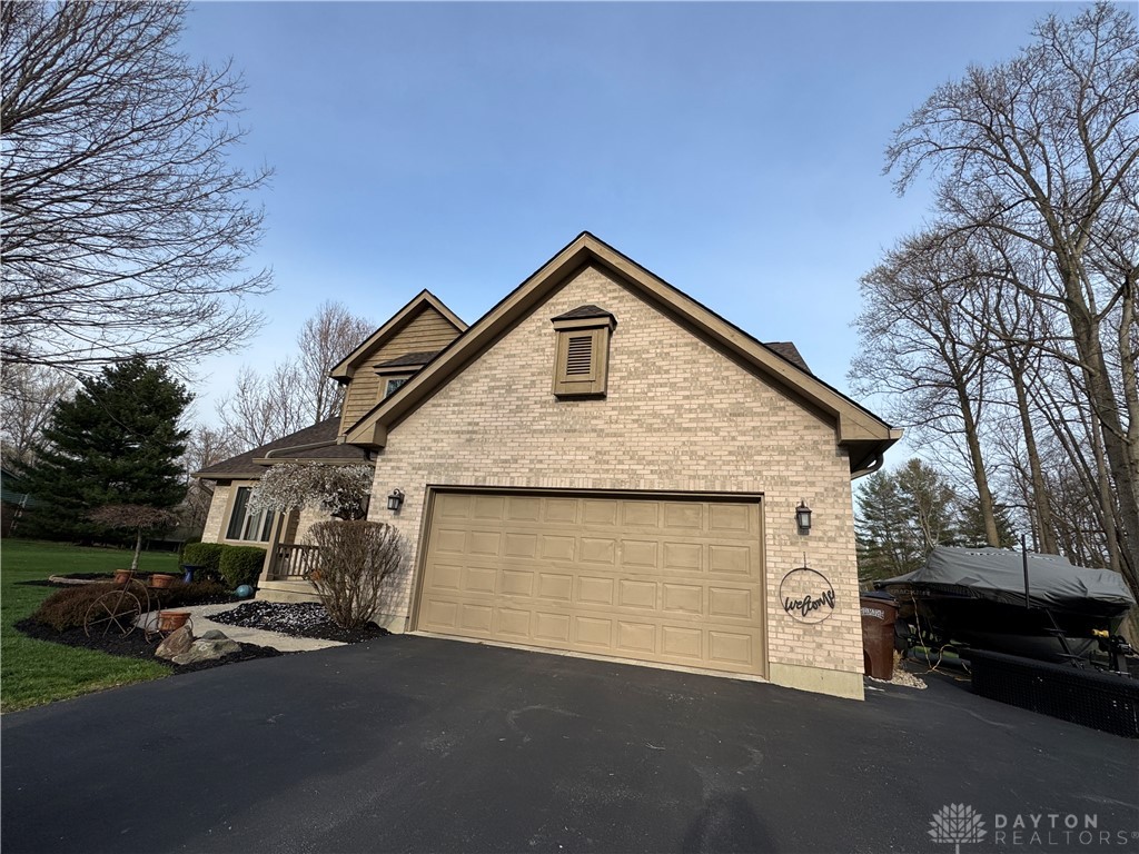 420 Vanessa Drive, West Alexandria, Ohio image 3