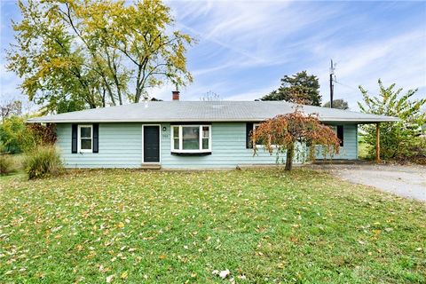 Photo of 3760 Pennyroyal Road, Franklin, OH 45005 (MLS # 947418)