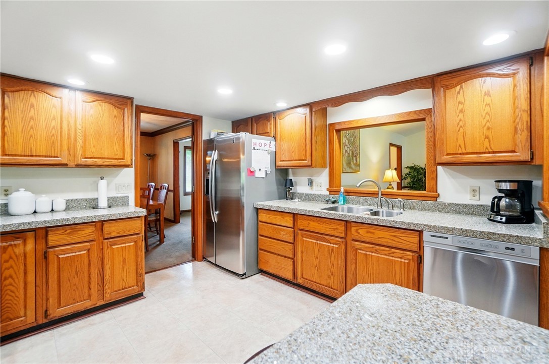 130 Sycamore Creek Drive, Springboro, Ohio image 9