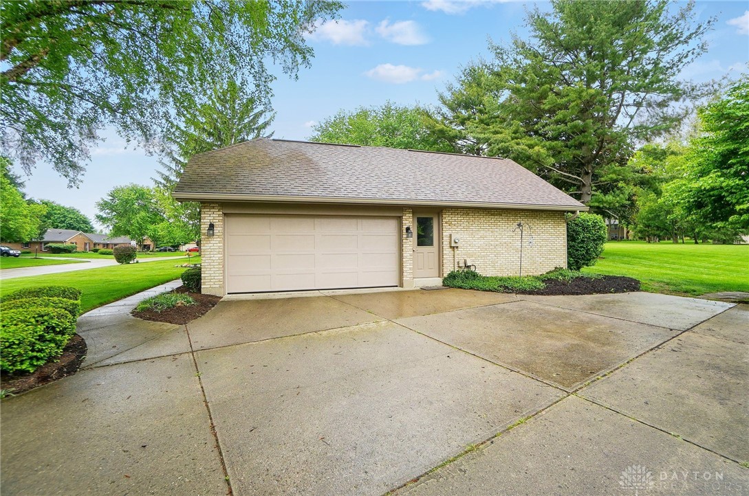 130 Sycamore Creek Drive, Springboro, Ohio image 22