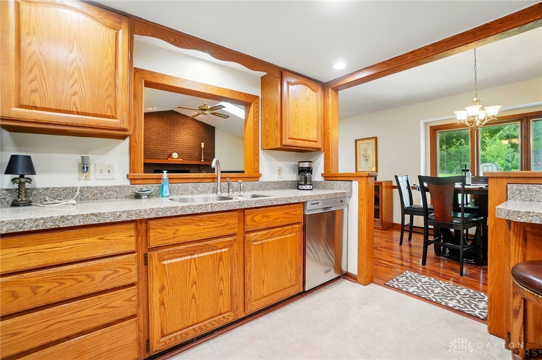 130 Sycamore Creek Drive, Springboro, Ohio image 10