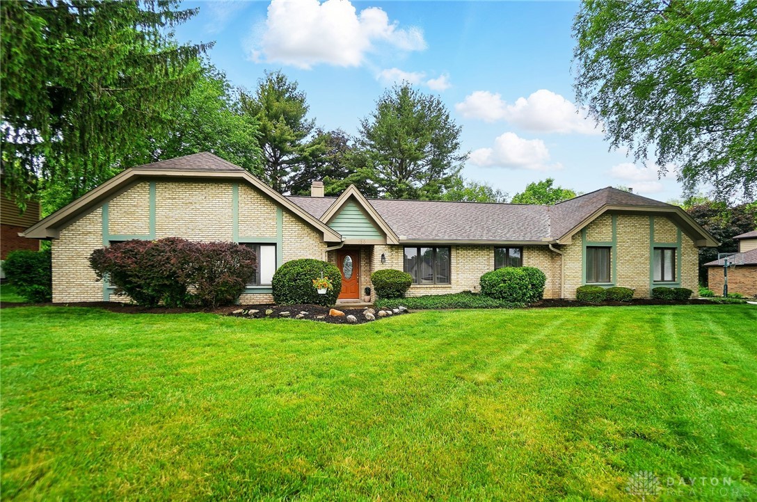 130 Sycamore Creek Drive, Springboro, Ohio image 1
