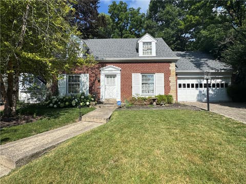 Homes For Sale - 2409 Fairmont Avenue<br/> Oakwood, OH 45419
