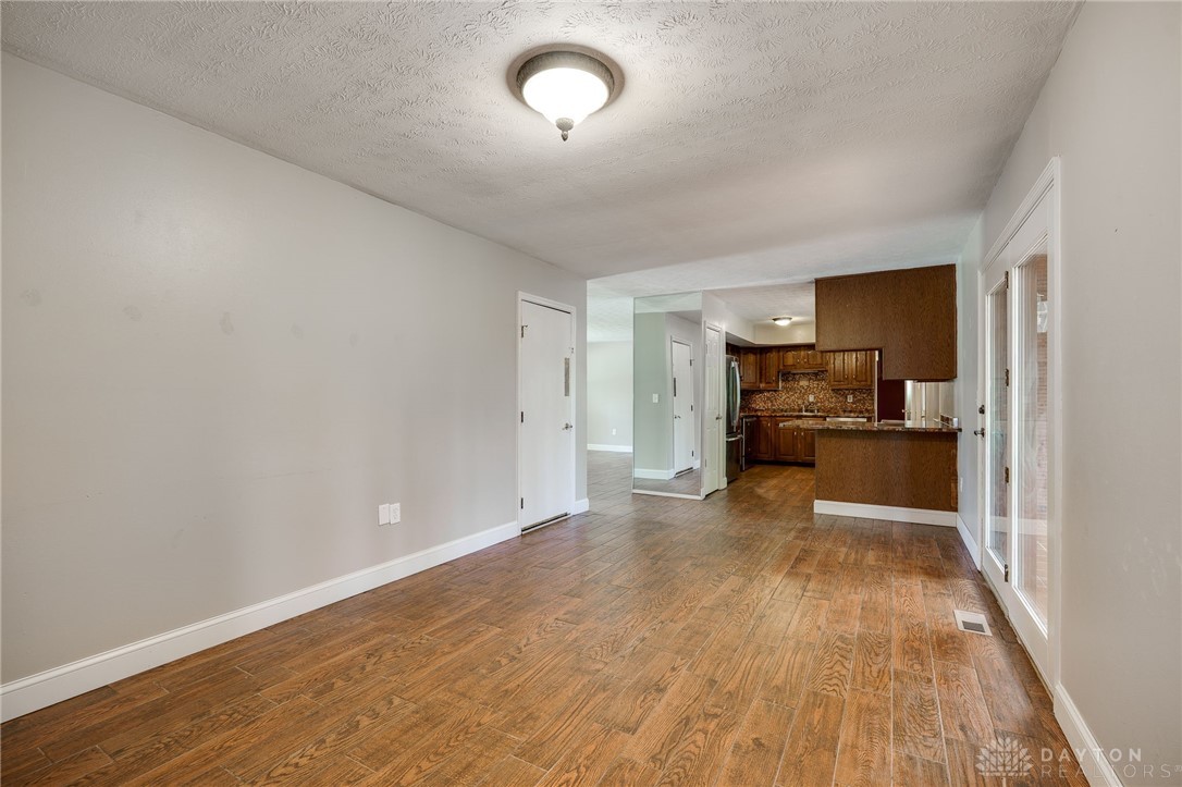 Beavercreek, Ohio 45430, United States, 3 Bedrooms Bedrooms, ,2 BathroomsBathrooms,Residential,Pending,161381