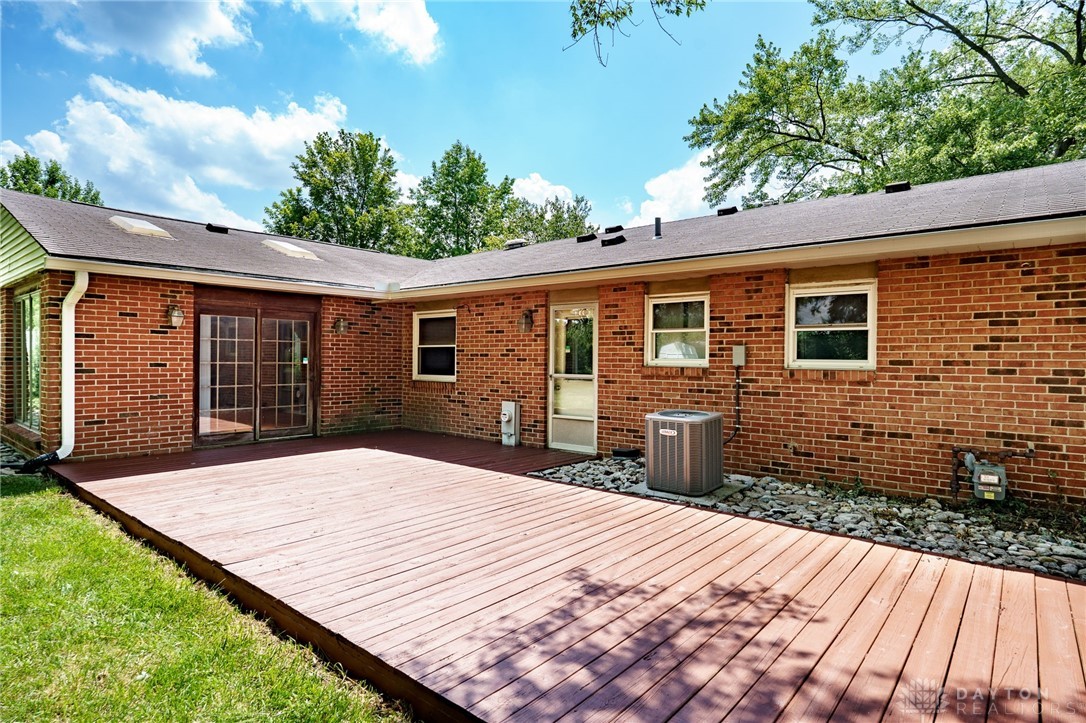 Beavercreek, Ohio 45430, United States, 3 Bedrooms Bedrooms, ,2 BathroomsBathrooms,Residential,Pending,161381