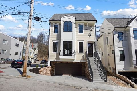 Photo of 1000 Paradrome Street, Cincinnati, OH 45202 (MLS # 935514)