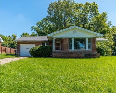 Photo of 2230 Fairport Avenue, Dayton, OH 45406 (MLS # 968736)