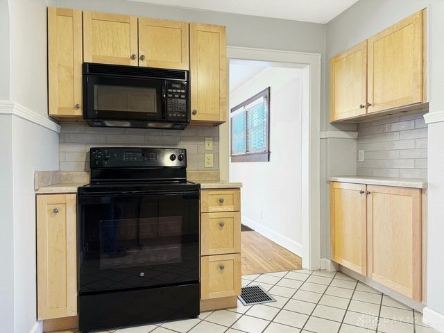 325 E Roseland Avenue, Springfield, Ohio image 30