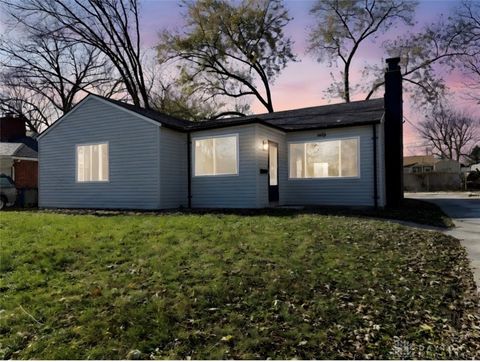 Photo of 1615 Parkhill Drive, Dayton, OH 45406 (MLS # 947873)