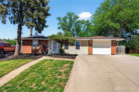 Photo of 1392 Chinook Court, Xenia, OH 45385 (MLS # 957320)