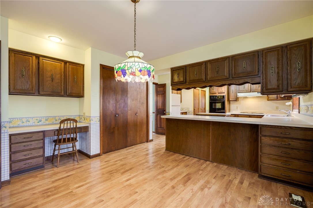 1710 Beechwood Drive, Troy, Ohio image 16