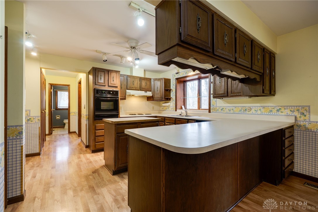 1710 Beechwood Drive, Troy, Ohio image 10