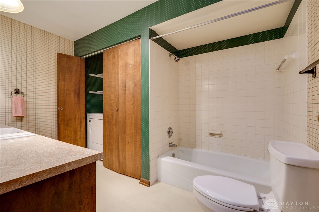 1710 Beechwood Drive, Troy, Ohio image 32