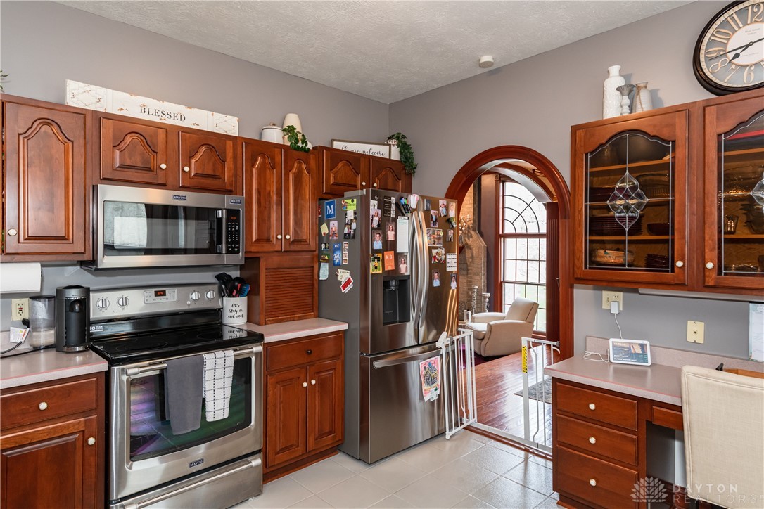 4296 Autumn Creek Drive, Springfield, Ohio image 17