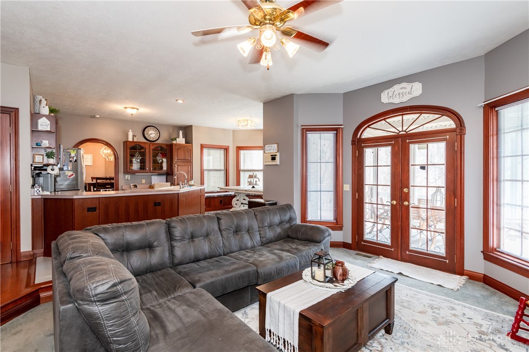 4296 Autumn Creek Drive, Springfield, Ohio image 14