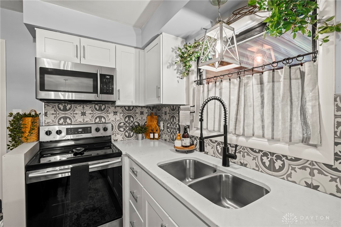 162 Robin Hood Lane, Troy, Ohio image 16