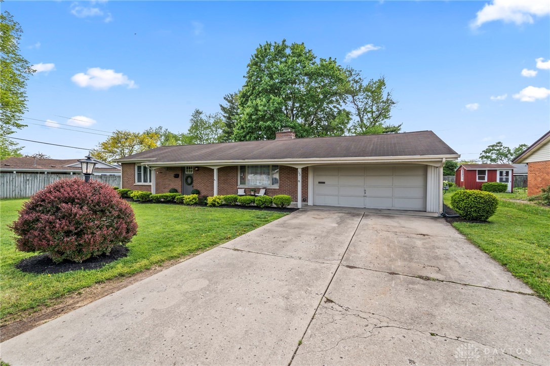162 Robin Hood Lane, Troy, Ohio image 3