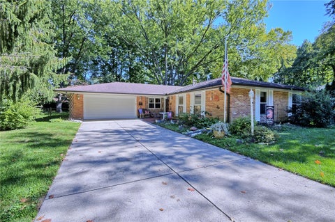Photo of 1113 Green Tree Drive, Centerville, OH 45429 (MLS # 970525)