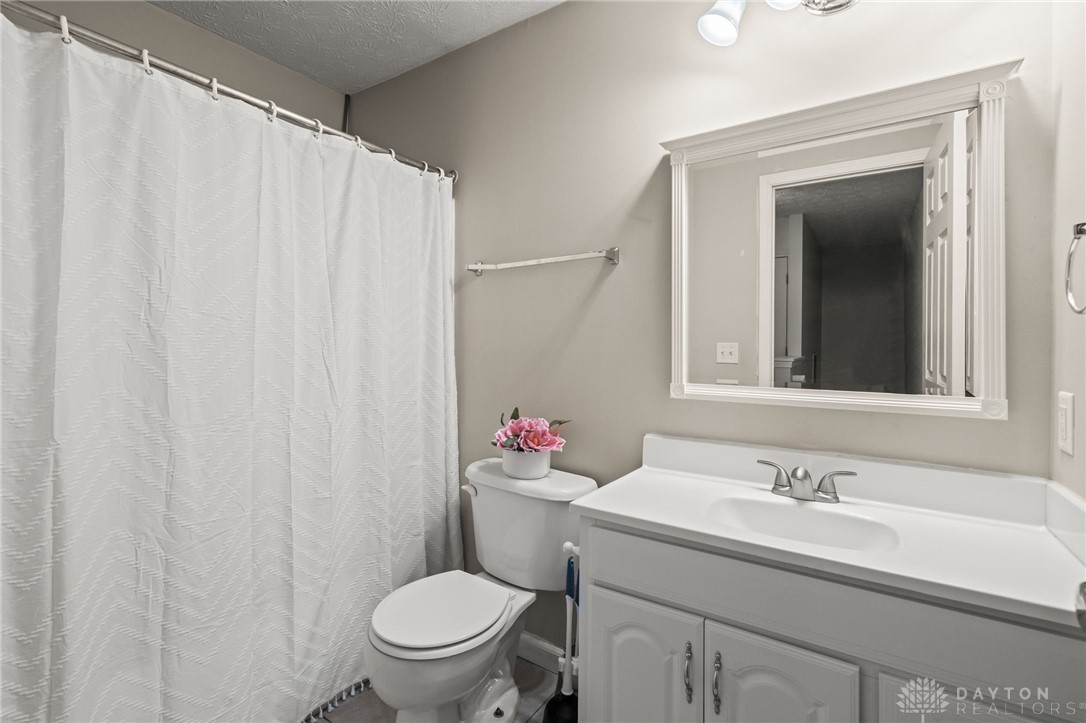 2875 Greystoke Drive, Xenia, Ohio image 17