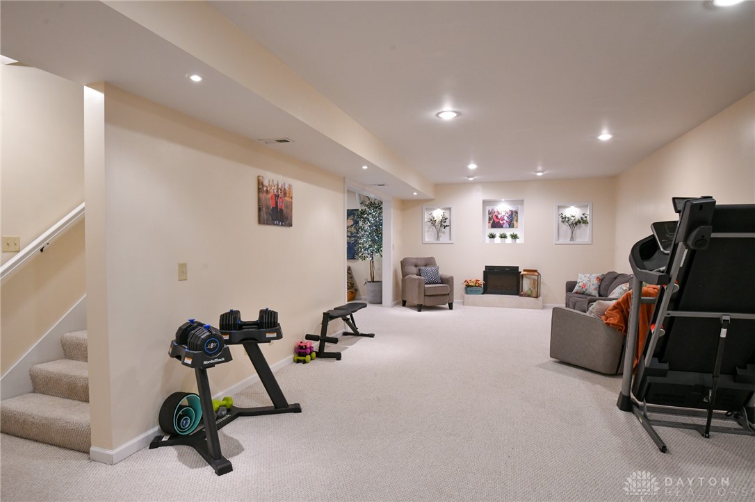 Troy, Ohio 45373, United States, 4 Bedrooms Bedrooms, ,4 BathroomsBathrooms,Residential,Active,210104