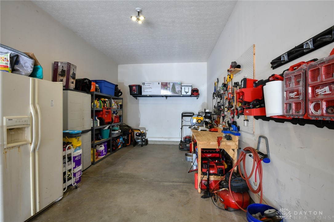 Troy, Ohio 45373, United States, 4 Bedrooms Bedrooms, ,4 BathroomsBathrooms,Residential,Active,210104