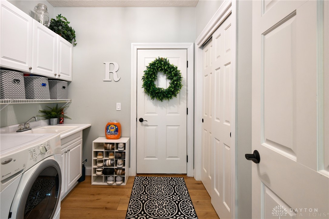 Troy, Ohio 45373, United States, 4 Bedrooms Bedrooms, ,4 BathroomsBathrooms,Residential,Active,210104