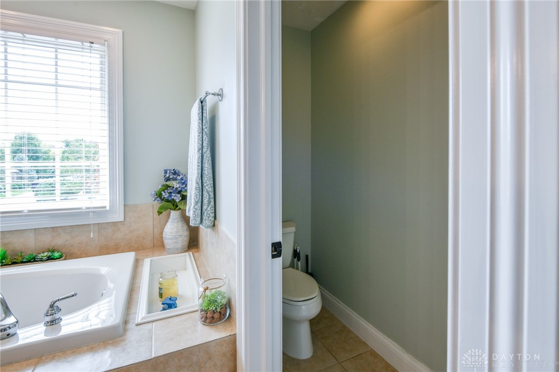 Troy, Ohio 45373, United States, 4 Bedrooms Bedrooms, ,4 BathroomsBathrooms,Residential,Active,210104