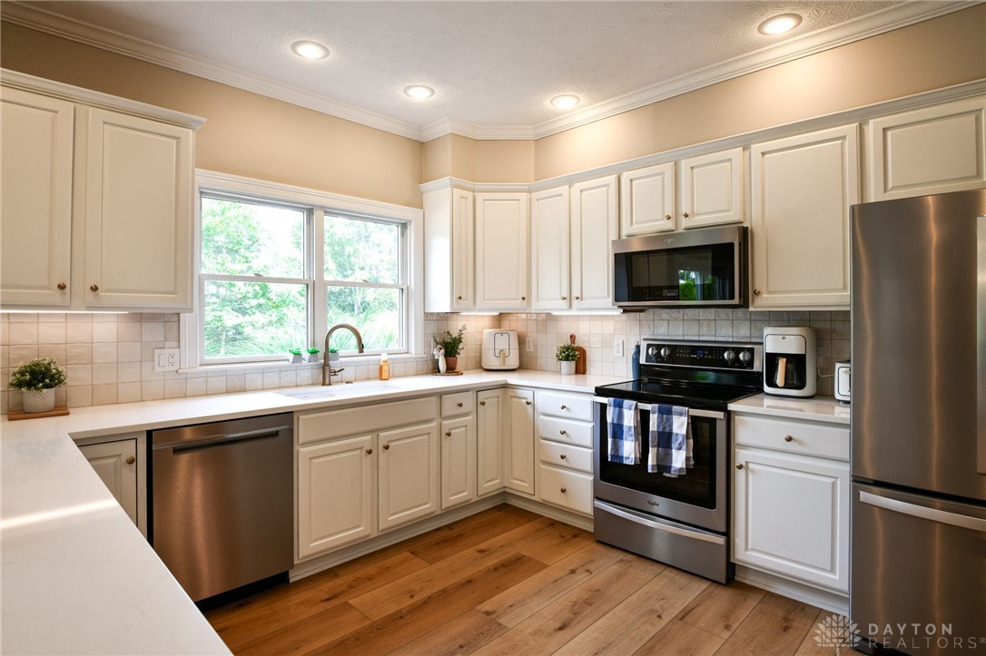 Troy, Ohio 45373, United States, 4 Bedrooms Bedrooms, ,4 BathroomsBathrooms,Residential,Active,210104