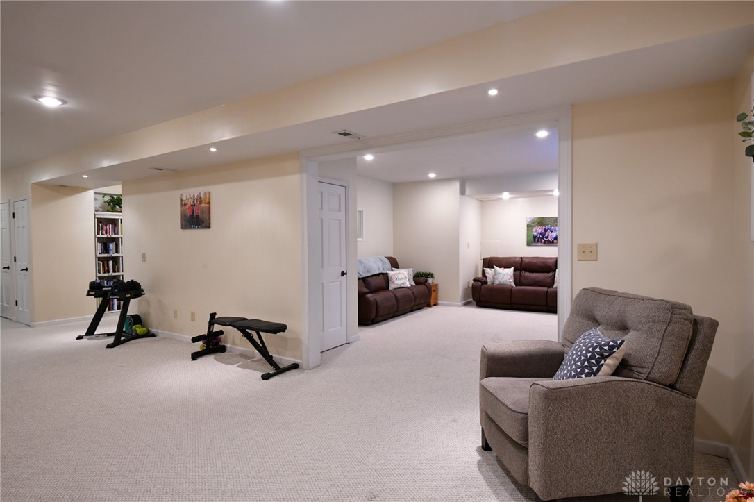 Troy, Ohio 45373, United States, 4 Bedrooms Bedrooms, ,4 BathroomsBathrooms,Residential,Active,210104