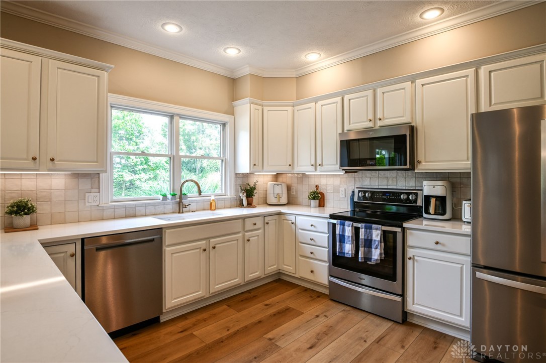 Troy, Ohio 45373, United States, 4 Bedrooms Bedrooms, ,4 BathroomsBathrooms,Residential,Active,210104