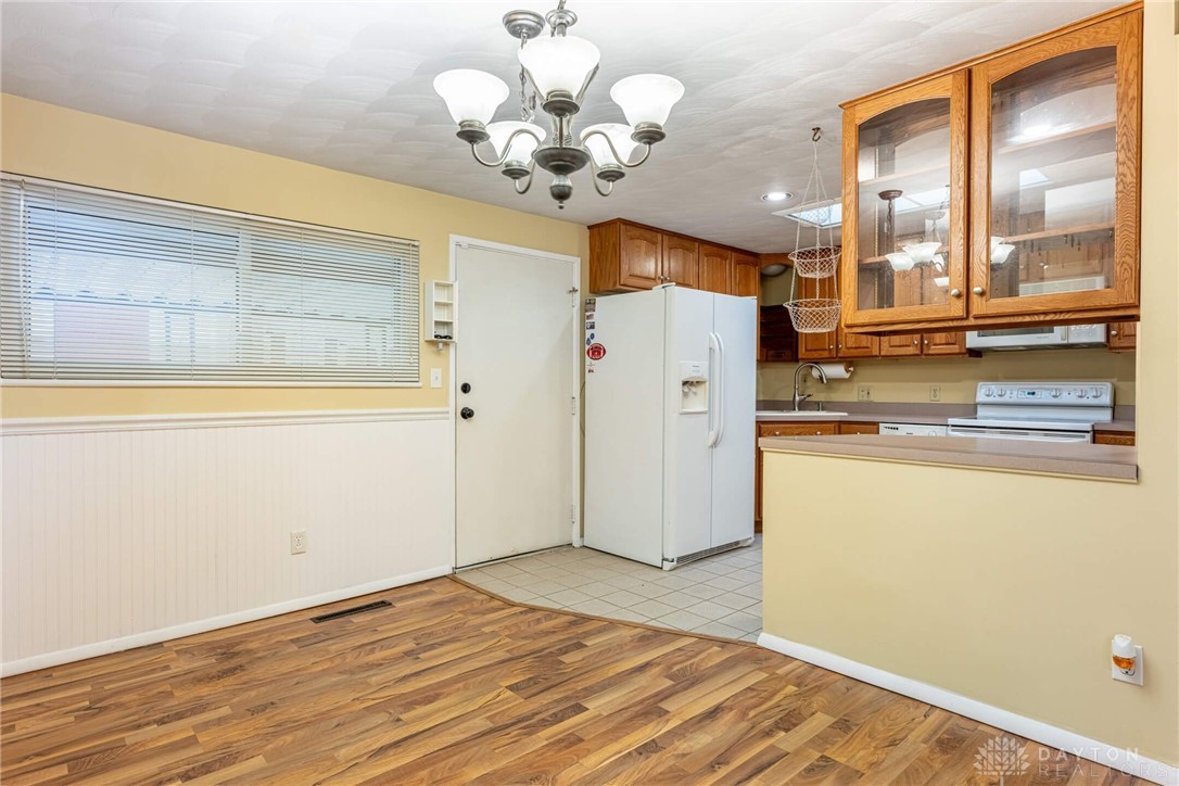 4800 Delba Drive, Dayton, Ohio image 8