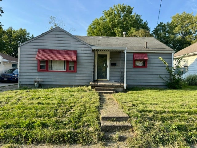 916 Young Street