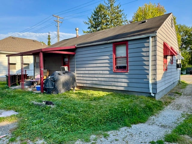 916 Young Street
