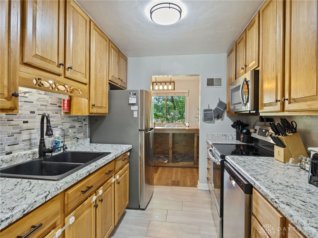2874 Mckay Road, Beavercreek, Ohio image 8