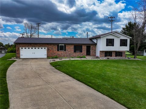 Photo of 50 E Ellis Drive, Waynesville, OH 45068 (MLS # 959095)