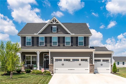 Photo of 1973 Creswell Drive, Beavercreek, OH 45434 (MLS # 964544)