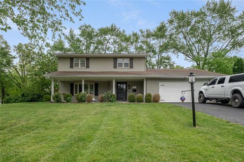 Homes For Sale - 204 Saundra Court<br/> Greene County, Beavercreek, OH 45430