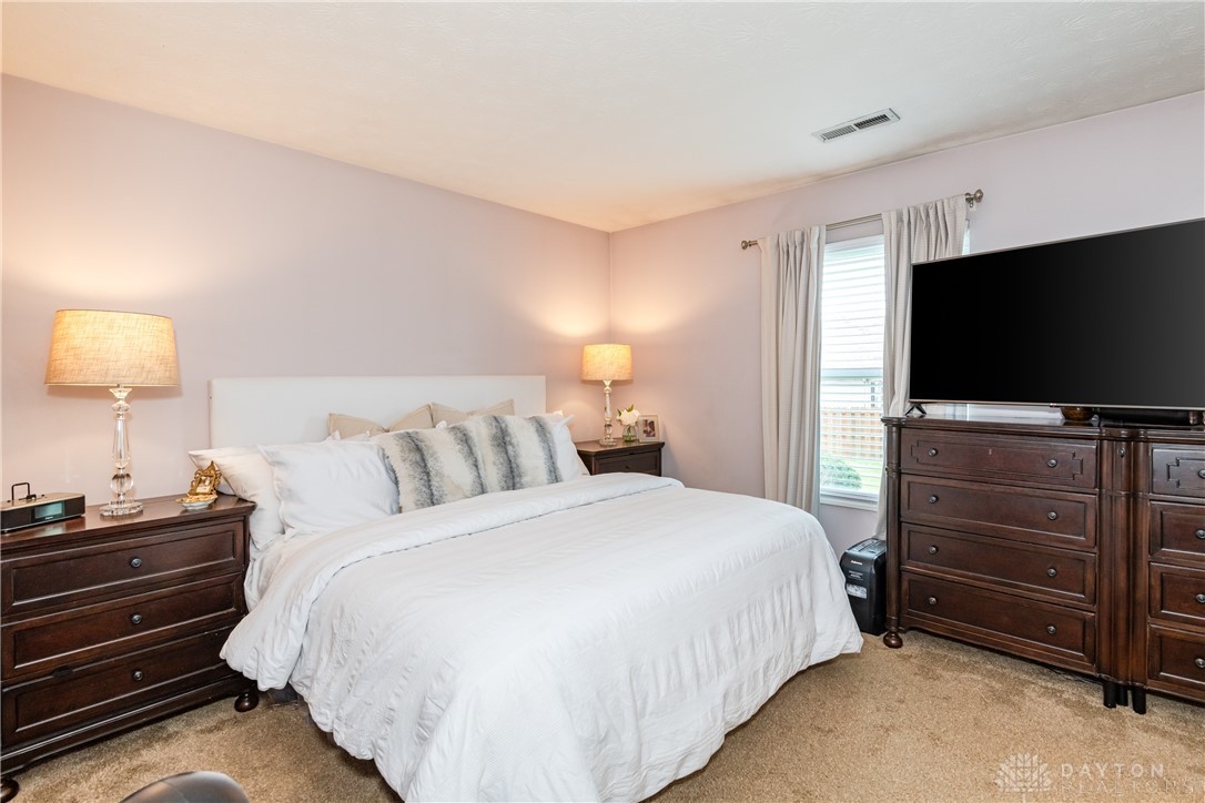 3008 Clearstream Way, Clayton, Ohio image 21