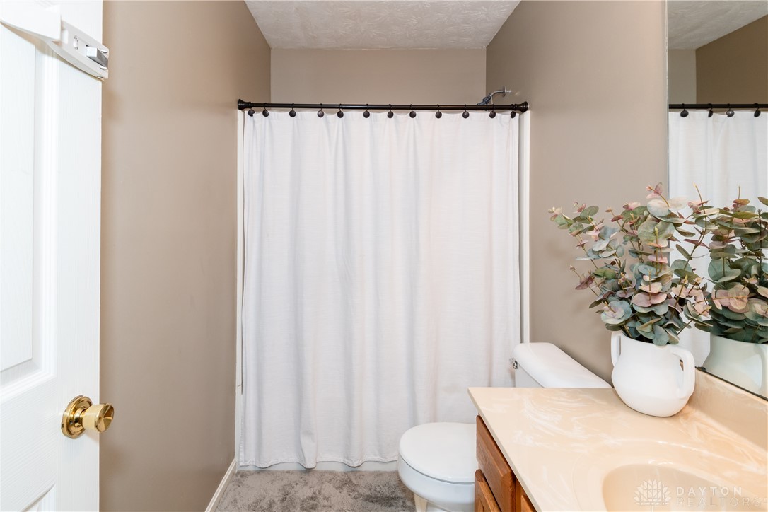 3008 Clearstream Way, Clayton, Ohio image 20
