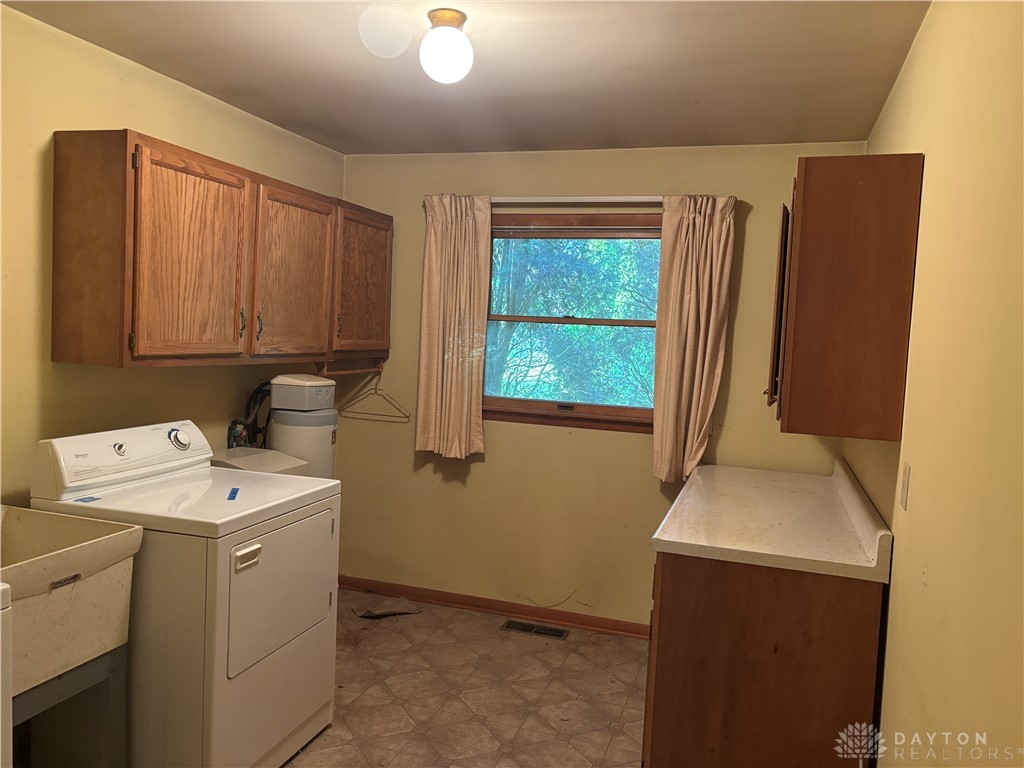 985 Arlington Road, Brookville, Ohio image 16