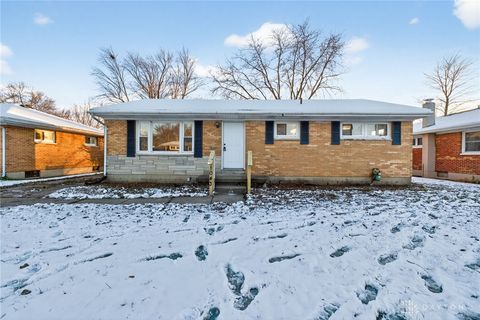 Photo of 1043 Westmont Drive, Springfield, OH 45503 (MLS # 948945)