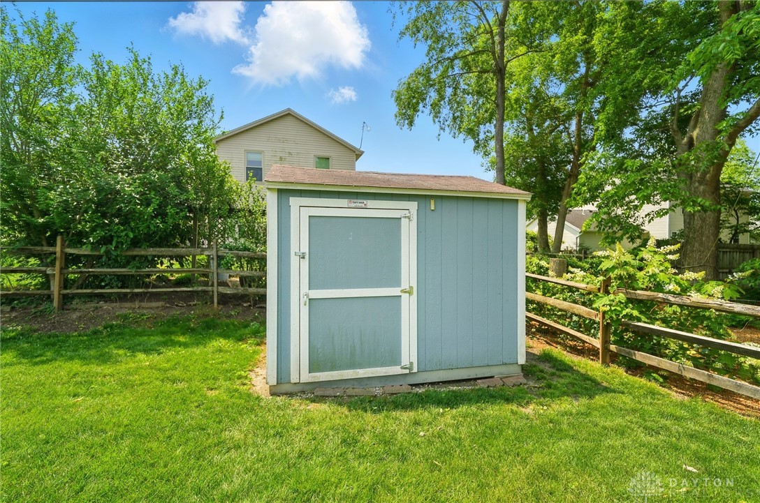 2073 Granny Smith Lane, Middletown, Ohio image 36
