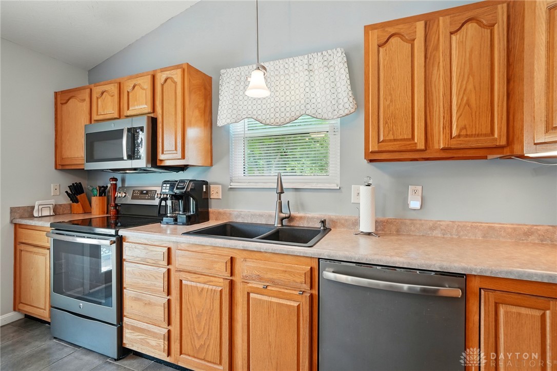 2073 Granny Smith Lane, Middletown, Ohio image 14