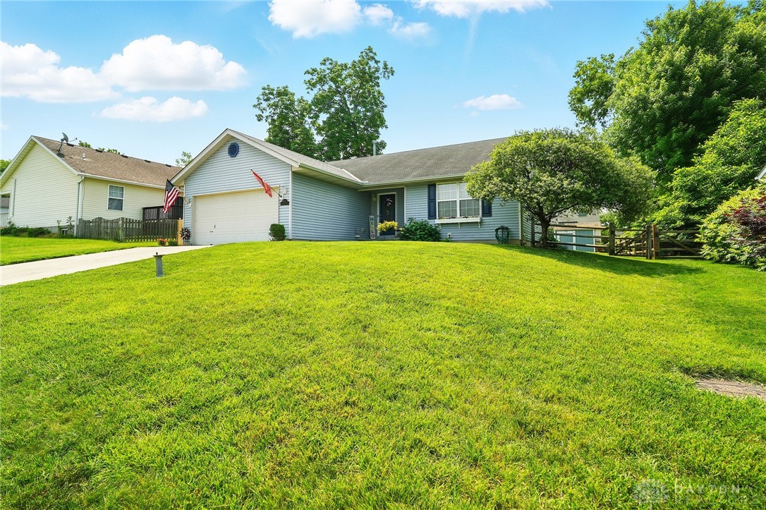 2073 Granny Smith Lane, Middletown, Ohio image 2