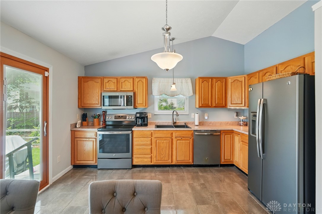 2073 Granny Smith Lane, Middletown, Ohio image 11
