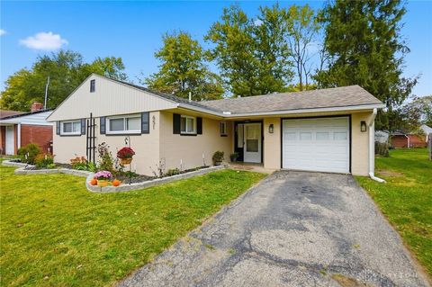 Photo of 651 Wiltshire Boulevard, Dayton, OH 45419 (MLS # 946785)