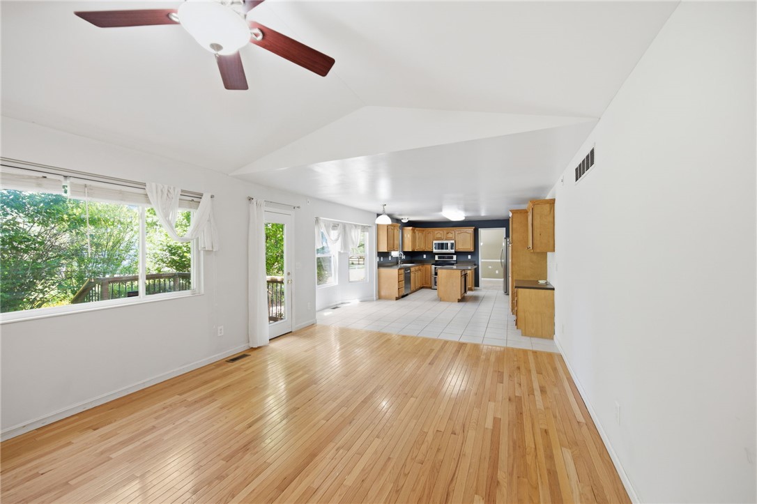 1087 Kingsview Court