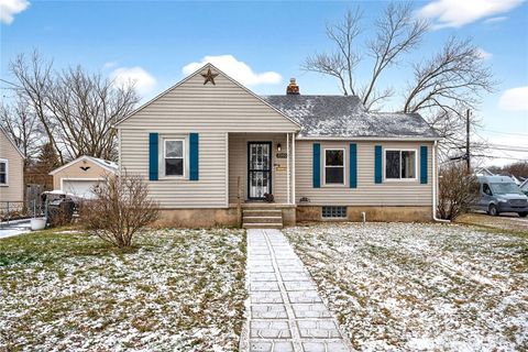 Photo of 2000 Neva Drive, Dayton, OH 45414 (MLS # 950878)
