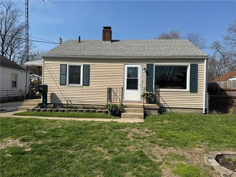 Photo of 1706 Park Drive, Middletown, OH 45044 (MLS # 954781)