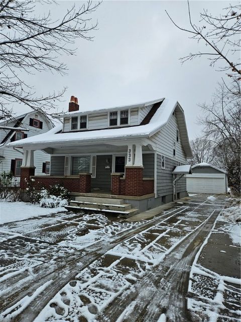 Photo of 333 E Cottage Avenue, Dayton, OH 45449 (MLS # 948793)